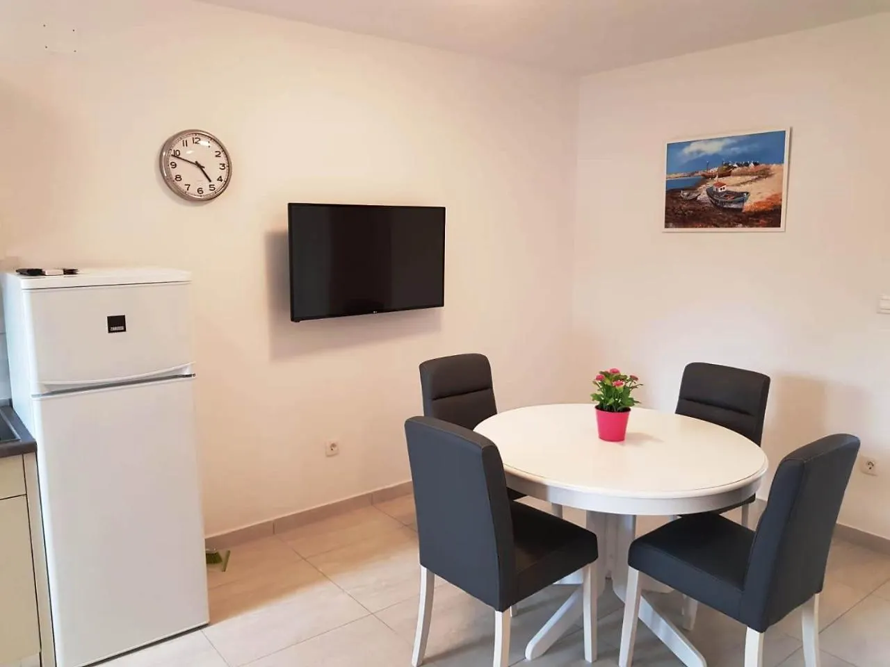 Colic Appartement Njivice