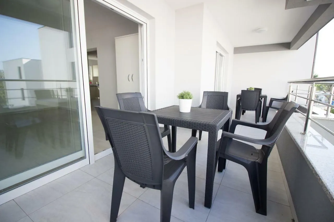 Colic Appartement Njivice