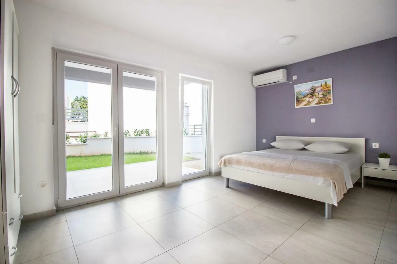 Colic Appartement Njivice