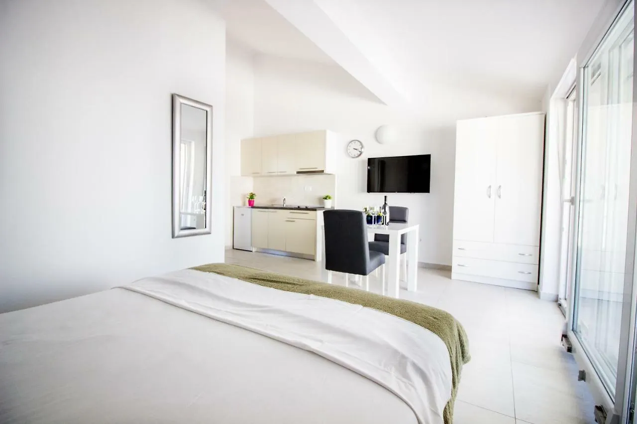 Colic Appartement Njivice